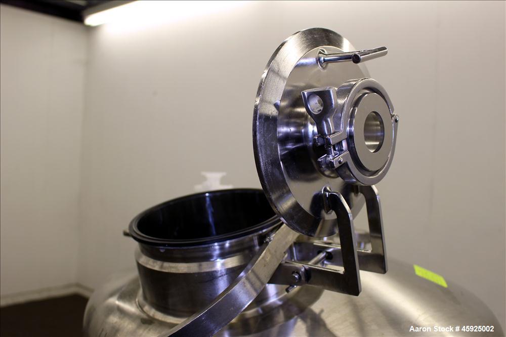 Used Precision Stainless Pressure Tank, 52.8 Gallon (200 Liter), 316L Stainless Steel, Vertical. 26" Diameter x 24" straight side. Dished top and bottom. Internal rated 35 psi at -20 to 250 degrees F...