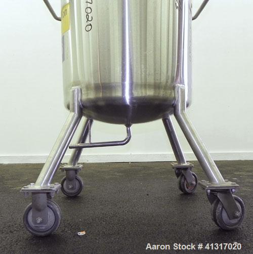 Used- 26 Gallon Stainless Steel Precision Stainless Pressure Tank