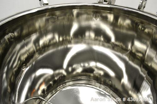 Used Precision Stainless Pressure Tank, 66 Gallon (250 Liter), 316L Stainless Steel, Vertical.  28” Diameter x 28” straight side, dished clamp on top, dished bottom. Internal rated 55.4 psi at –20 to...