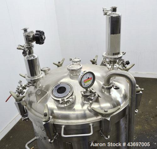 Used Precision Stainless Pressure Tank, 66 Gallon (250 Liter), 316L Stainless Steel, Vertical.  28” Diameter x 28” straight side, dished clamp on top, dished bottom. Internal rated 55.4 psi at –20 to...