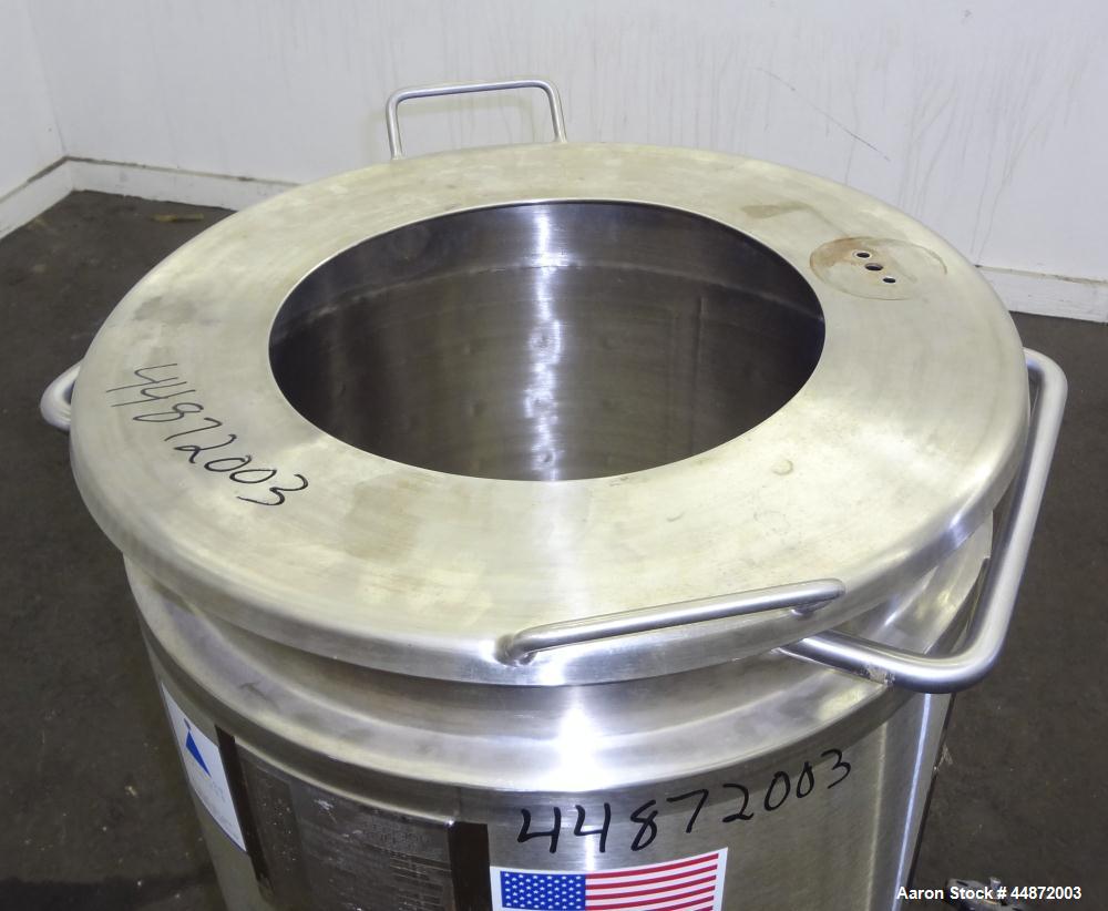 Used Precision Stainless Kettle, 28 Gallon, 316L Stainless Steel, Vertical. Approximately 20” diameter x 20” straight side, flat top with a 1 piece cover, sloped bottom. 304L stainless steel dimple j...