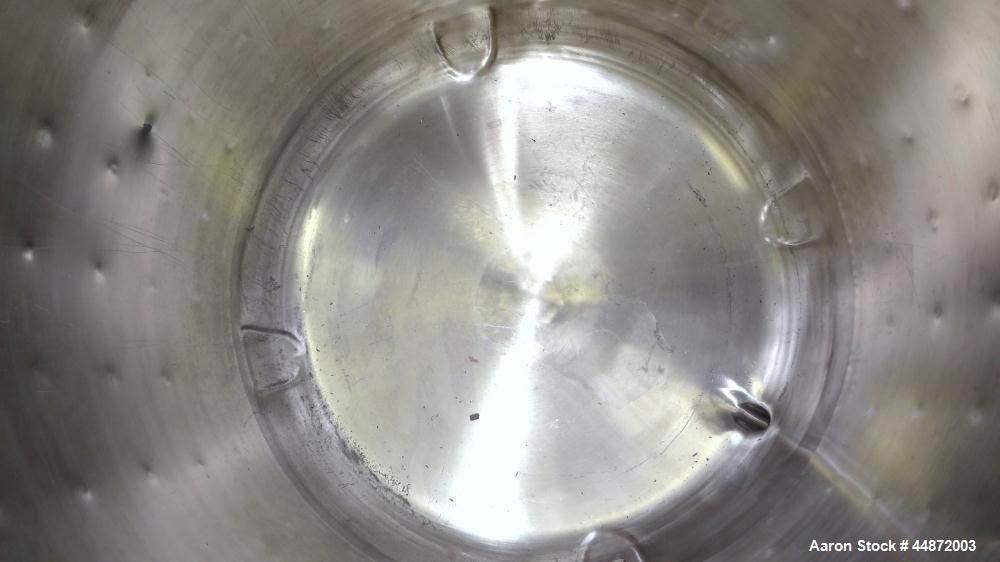 Used Precision Stainless Kettle, 28 Gallon, 316L Stainless Steel, Vertical. Approximately 20” diameter x 20” straight side, flat top with a 1 piece cover, sloped bottom. 304L stainless steel dimple j...