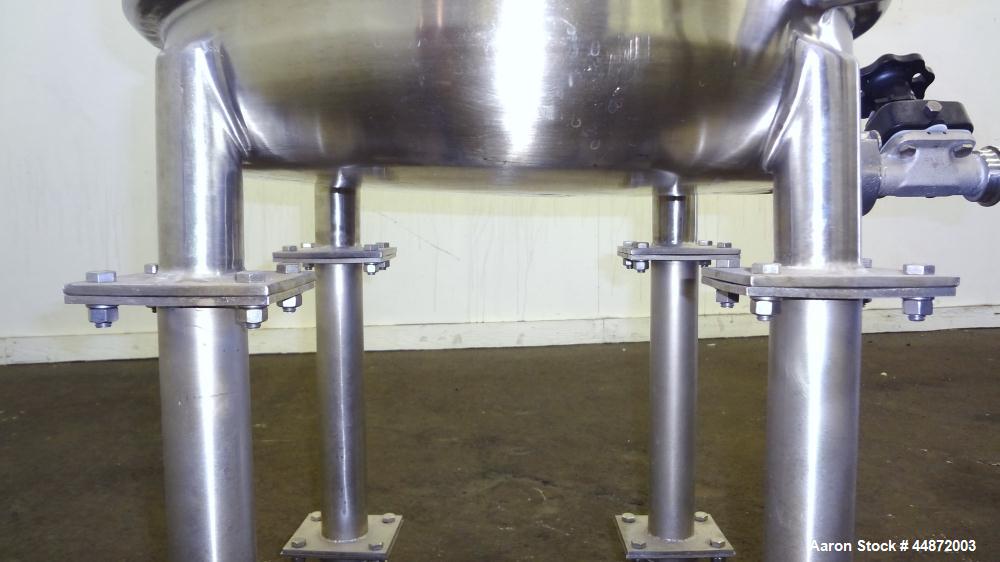 Used Precision Stainless Kettle, 28 Gallon, 316L Stainless Steel, Vertical. Approximately 20” diameter x 20” straight side, flat top with a 1 piece cover, sloped bottom. 304L stainless steel dimple j...