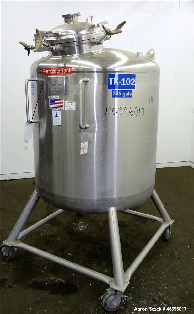 Used 929.2 Liter Stainless Steel Precision Stainless Pressure Tank