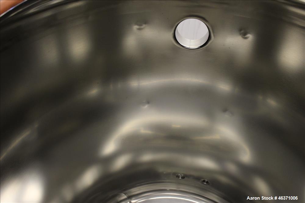 Used Precision Stainless Pressure Tank, 600 Liter (158.50 Gallon), 316L Stainless Steel, Vertical. 36" Diameter x 36" straight side, dished top and bottom heads. Vessel rated 40 psi at -20 to 300 deg...