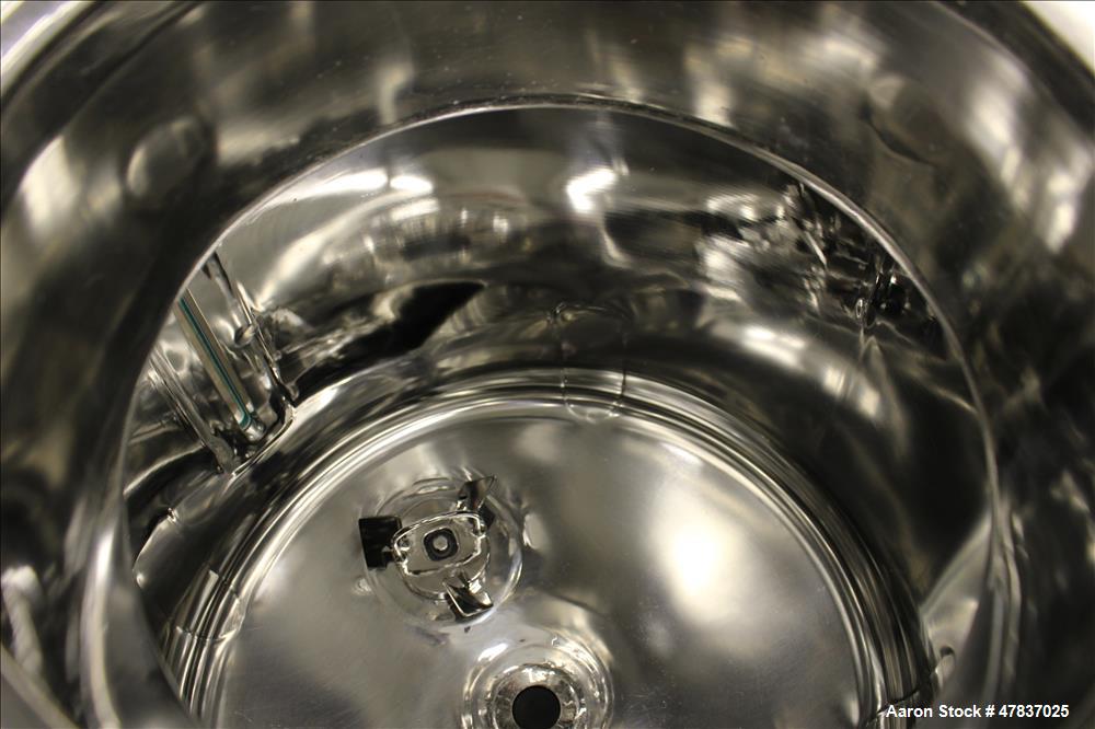 Used Pure-Flo Precision Pressure Tank, 150 liter (39 Gallon), 316L Stainless Steel, Vertical. 26" Diameter x 16" straight side, dished top and bottom. Internal rated 60 psi at -20 to 200 degrees F., ...