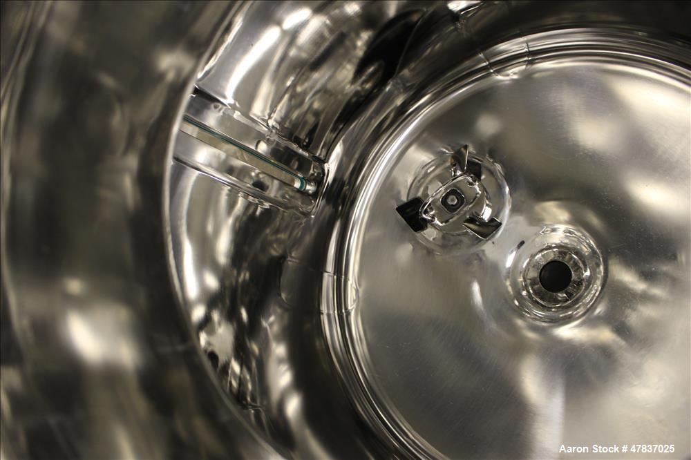 Used Pure-Flo Precision Pressure Tank, 150 liter (39 Gallon), 316L Stainless Steel, Vertical. 26" Diameter x 16" straight side, dished top and bottom. Internal rated 60 psi at -20 to 200 degrees F., ...