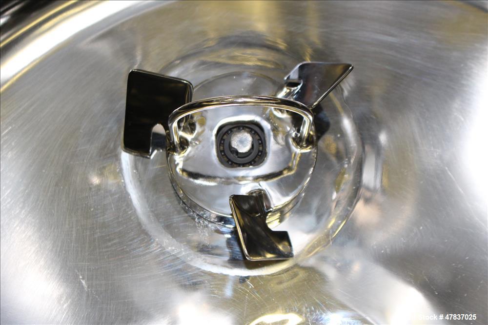 Used Pure-Flo Precision Pressure Tank, 150 liter (39 Gallon), 316L Stainless Steel, Vertical. 26" Diameter x 16" straight side, dished top and bottom. Internal rated 60 psi at -20 to 200 degrees F., ...