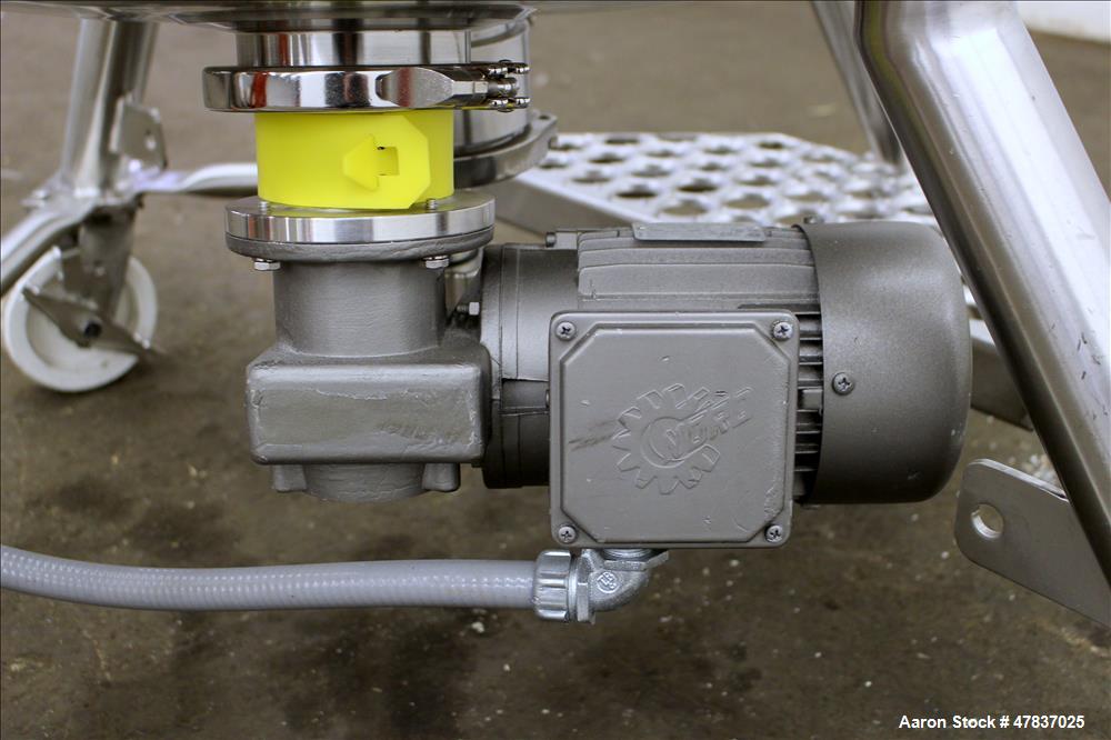 Used Pure-Flo Precision Pressure Tank, 150 liter (39 Gallon), 316L Stainless Steel, Vertical. 26" Diameter x 16" straight side, dished top and bottom. Internal rated 60 psi at -20 to 200 degrees F., ...