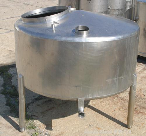 USED: St Regis tank, 175 gallon, 304 stainless steel, vertical. 48" diameter x 19" straight side. Slight coned top and bottom. Openings: top (2) 4-1/2", 18" manway, no cover; 2-1/2" tri-clamp side bo...