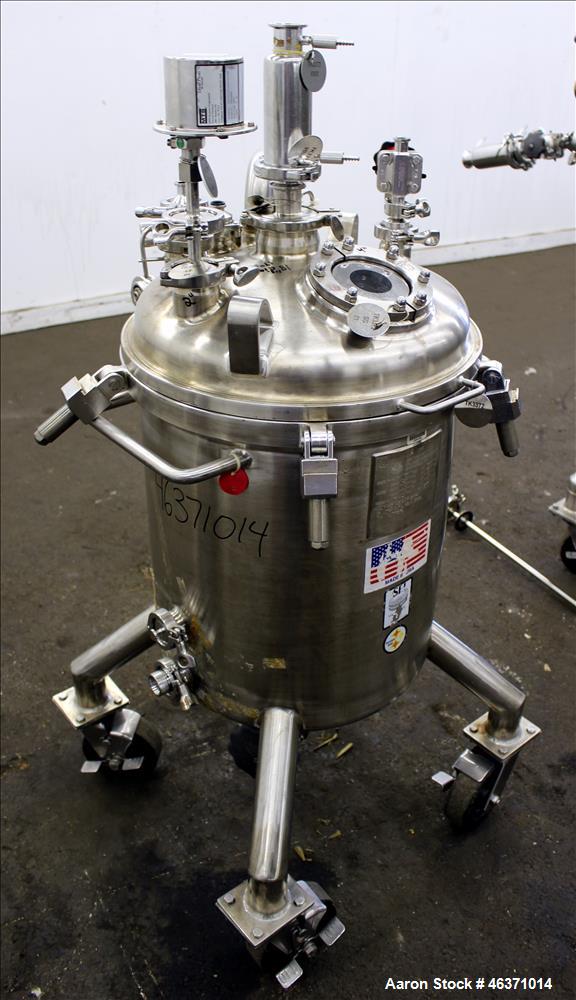 Used Stainless Fabrication Pressure Tank, 22.5 Gallon (85 Liter), 316L Stainless Steel, Vertical. 18" Diameter x 17" straight side. Dished clamp down top, dished bottom head. Internal rated 50 psi at...
