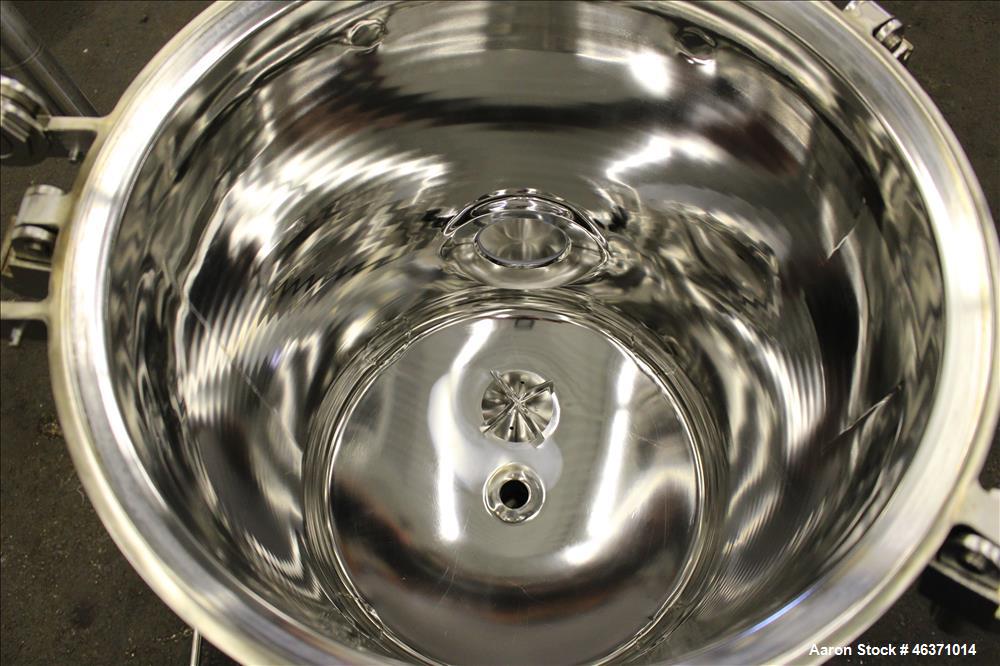 Used Stainless Fabrication Pressure Tank, 22.5 Gallon (85 Liter), 316L Stainless Steel, Vertical. 18" Diameter x 17" straight side. Dished clamp down top, dished bottom head. Internal rated 50 psi at...