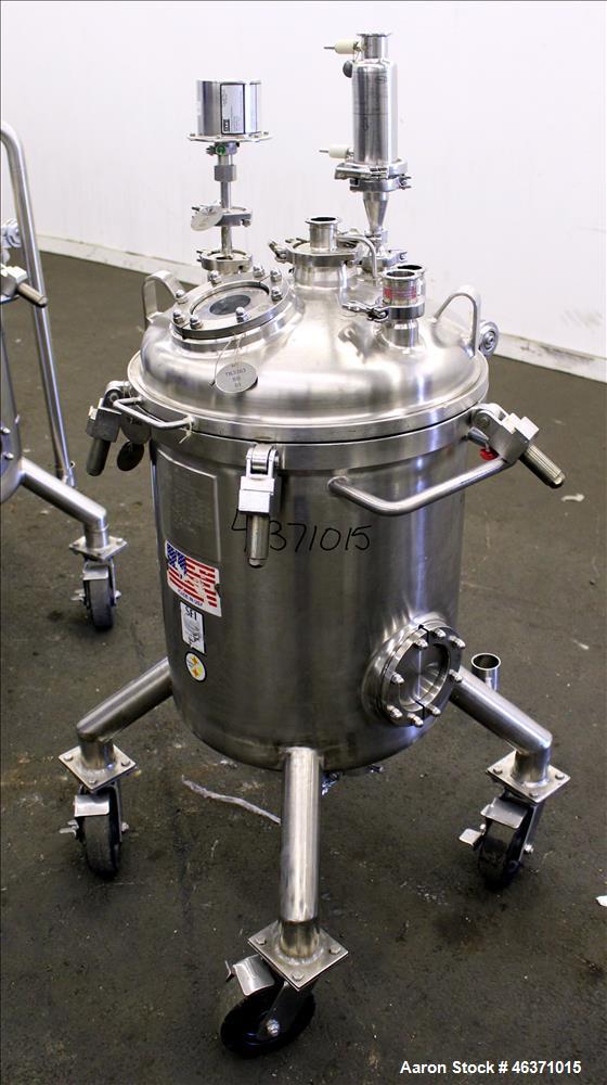 Used Stainless Fabrication Pressure Tank, 22.5 Gallon (85 Liter), 316L Stainless Steel, Vertical. 18" Diameter x 17" straight side. Dished clamp down top, dished bottom head. Internal rated 50 psi at...