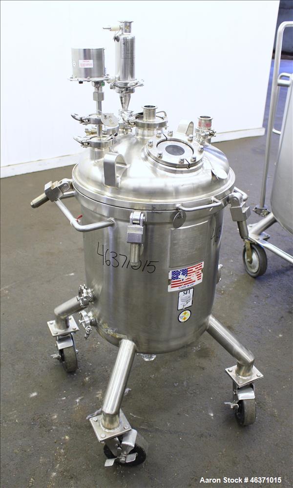 Used Stainless Fabrication Pressure Tank, 22.5 Gallon (85 Liter), 316L Stainless Steel, Vertical. 18" Diameter x 17" straight side. Dished clamp down top, dished bottom head. Internal rated 50 psi at...