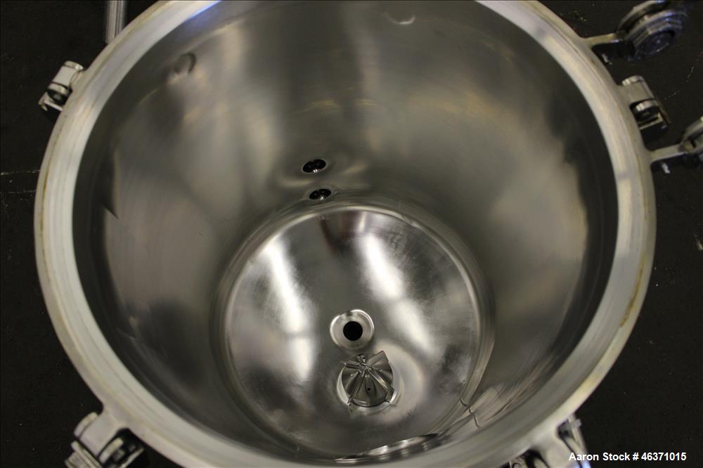 Used Stainless Fabrication Pressure Tank, 22.5 Gallon (85 Liter), 316L Stainless Steel, Vertical. 18" Diameter x 17" straight side. Dished clamp down top, dished bottom head. Internal rated 50 psi at...