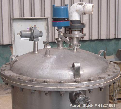 Used Stainless Fabrication Tank, 150 gallon, 316L stainless steel, vertical. 30" diameter x 48" straight side. Bolt on dish top, dish bottom. Internal rated 7 psig at 200 deg F. Openings: top 1/2", (...