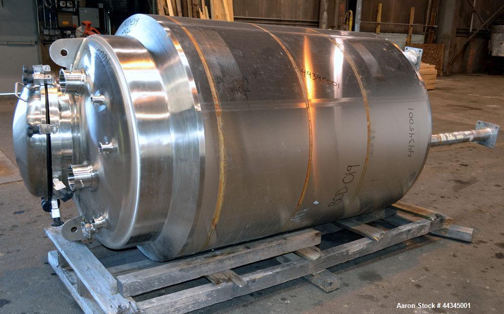 Used Stainless Fabrication Pressure Tank, 440 Gallon, 316 Stainless Steel, Vertical. 42" Diameter x 72" straight side, dished top and bottom. Insulated with 304 stainless steel sheathing. Internal ra...