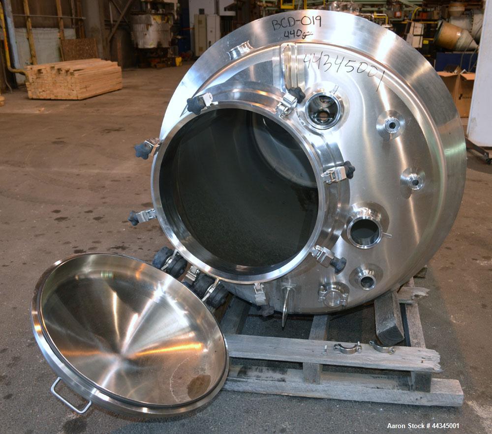 Used Stainless Fabrication Pressure Tank, 440 Gallon, 316 Stainless Steel, Vertical. 42" Diameter x 72" straight side, dished top and bottom. Insulated with 304 stainless steel sheathing. Internal ra...