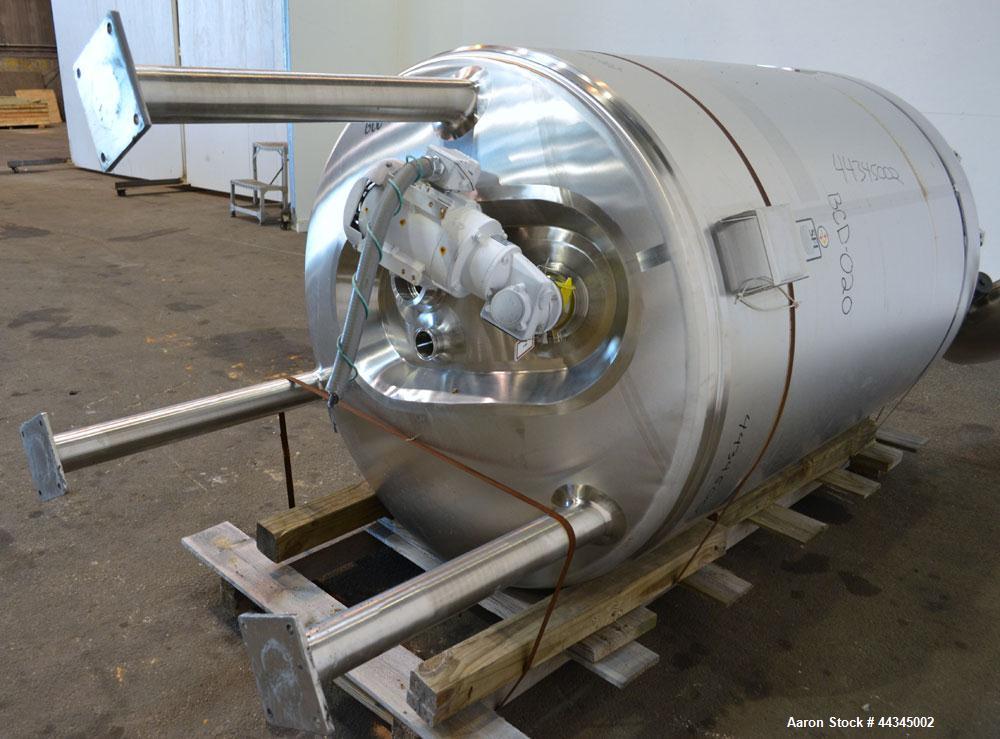 Used Stainless Fabrication Pressure Tank, 440 Gallon, 316 Stainless Steel, Vertical. 42" Diameter x 72" straight side, dished top and bottom. Insulated with 304 stainless steel sheathing. Internal ra...