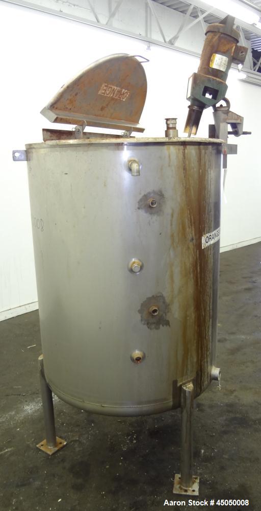 Used- Stainless Fabrication Tank, 250 Gallon, 304 Stainless Steel, Vertical. Approximate 38" Diameter x 46" straight side, o...