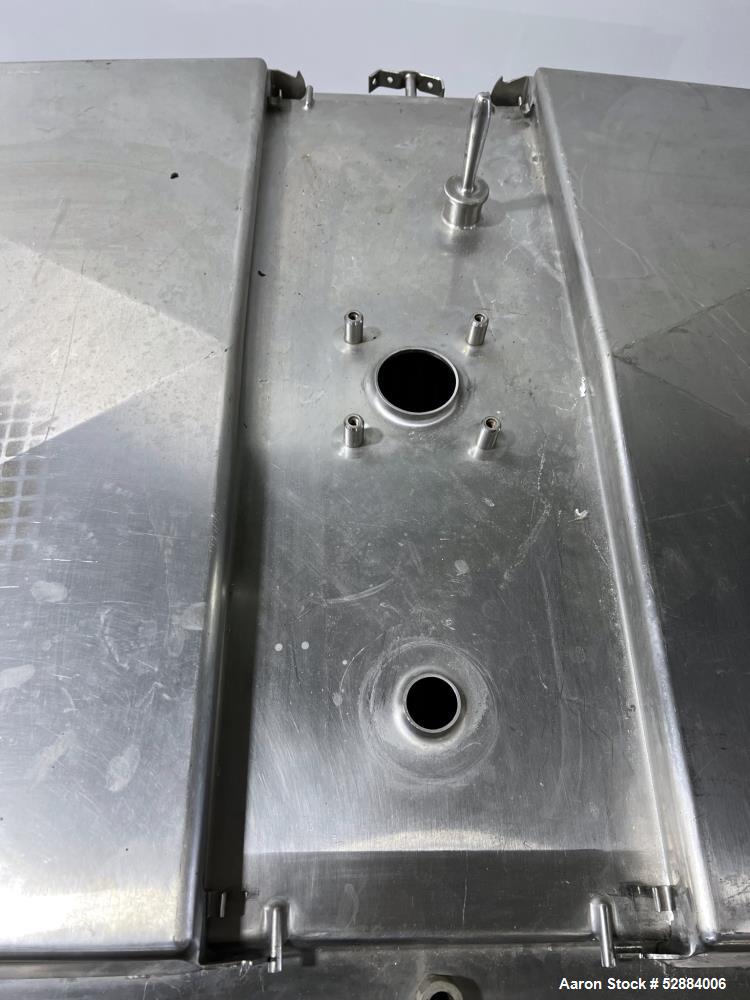 Sunset Model MC-300PX Stainless Steel, Horizontal Approximate 300 Gallon Milk Cooler Tank