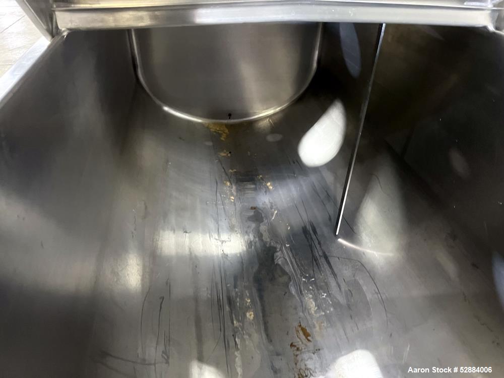 Sunset Model MC-300PX Stainless Steel, Horizontal Approximate 300 Gallon Milk Cooler Tank