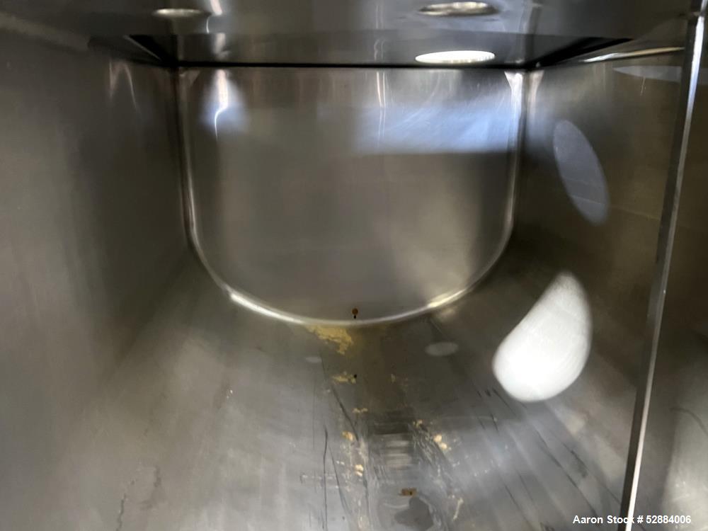 Sunset Model MC-300PX Stainless Steel, Horizontal Approximate 300 Gallon Milk Cooler Tank