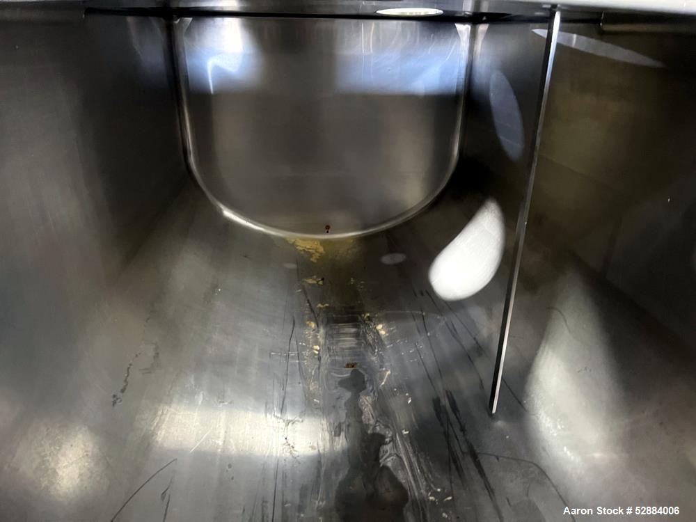 Sunset Model MC-300PX Stainless Steel, Horizontal Approximate 300 Gallon Milk Cooler Tank