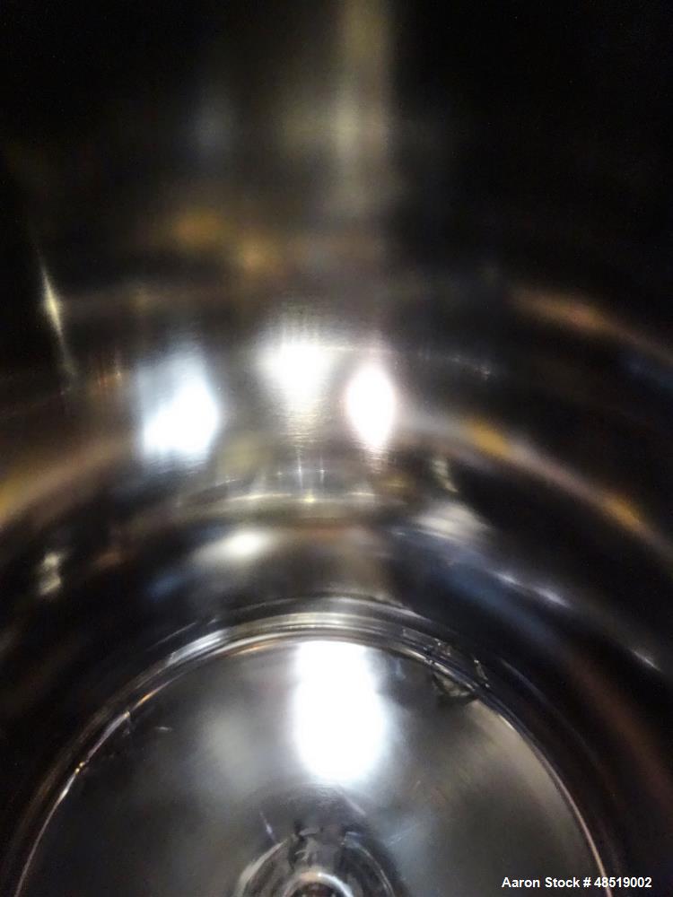 Used T & C Pressure Tank, 39 Gallon (150 liter), 316 Stainless Steel, Vertical.