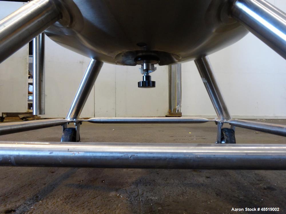 Used T & C Pressure Tank, 39 Gallon (150 liter), 316 Stainless Steel, Vertical.