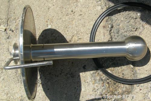 USED: T&C stainless pressure tank, 1000 liter (264 gallon), 316L stainless steel, vertical. 40" diameter x 48" straight side. Dished top and bottom. Internal rated 50 psi/FV at 301 deg F. 304 stainle...