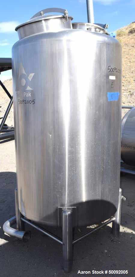 Used- Stainless Steel Tank, Approximate 400 Gallon, Vertical.