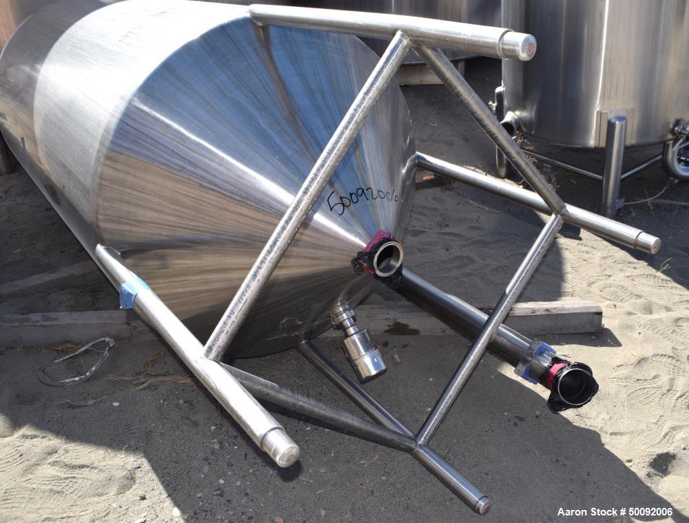 Used Tank, Approximate 450 Gallon, Stainless Steel, Vertical.