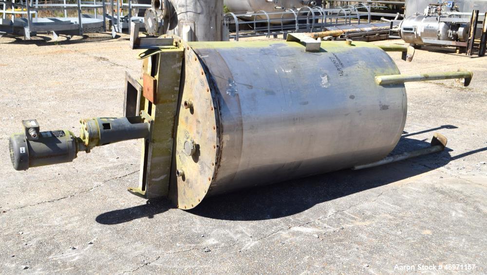 Used Thibs Machine & Welding Tank, 438 Gallon, 316 Stainless Steel, Vertical. Approximate 42" diameter x 69" straight side, flat bolt on top, coned bottom. Internal rated to 200 degrees F. Top enteri...