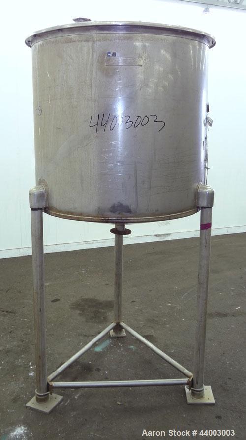 Used United Utensils Tank, 150 Gallon, Model VT-150, 304 Stainless Steel, Vertical. Approximate 38" diameter x 35" straight side. Flat top with a bolt on 1 piece cover, coned bottom. 2" Center bottom...