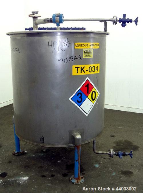 Used United Utensils Tank, 300 Gallon, Model VT-300, 304 Stainless Steel, Vertical. Approximate 45" diameter x 47" straight side. Flat top with a bolt on 1 piece cover, flat bottom. 2" Off center bot...