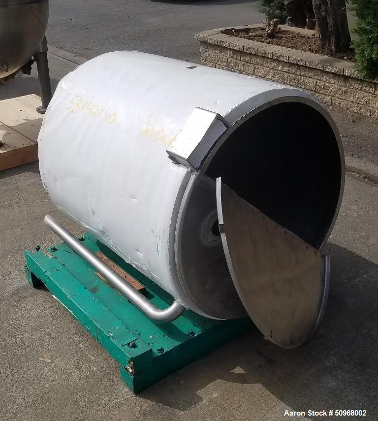 Used- Stainless Steel Tank, Approximately 115 Gallon, Vertical