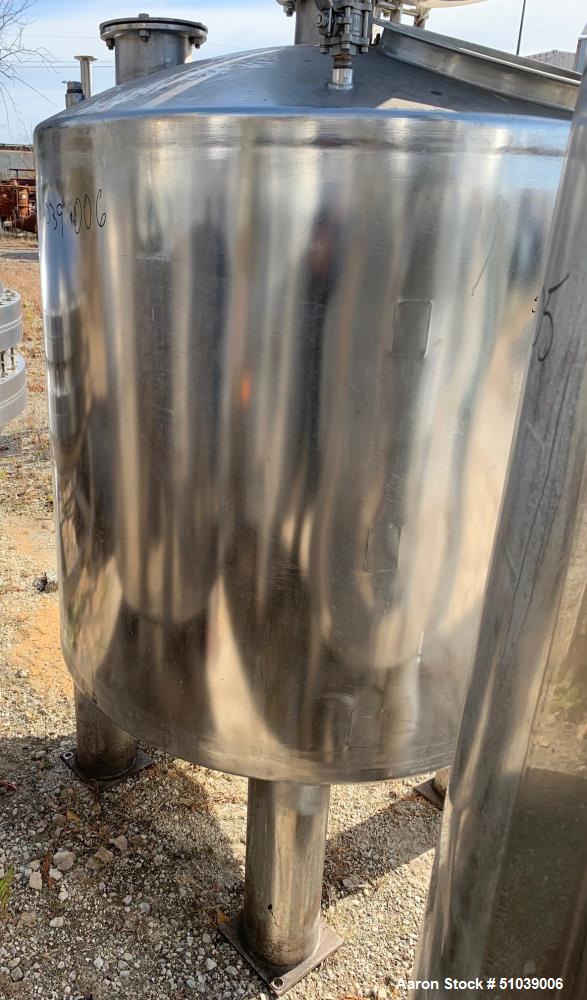 REC Industries Mix Tank, Approximately 350 gallon