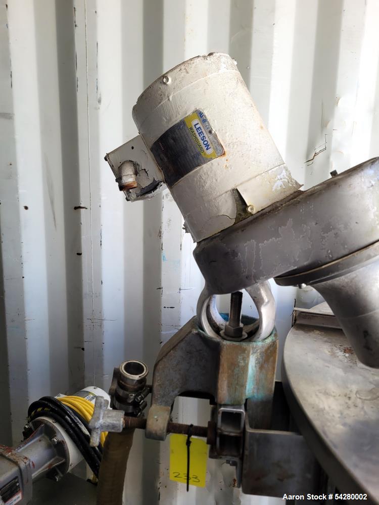 Used 200 Gallon Stainless Steel Vertical Mix Tank – Propeller Agitated, Leg Moun