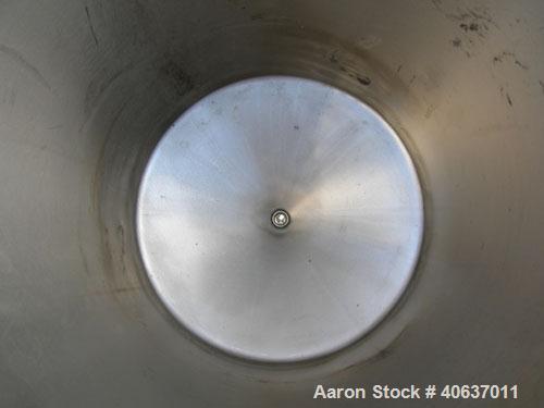 Used United Utensils Tank, 30 Gallon, model VT-30, 304 stainless steel, vertical. 18" diameter x 29 1/2" straight side, open top, no cover, coned bottom. Approximate 3/4" center bottom outlet. Mounte...