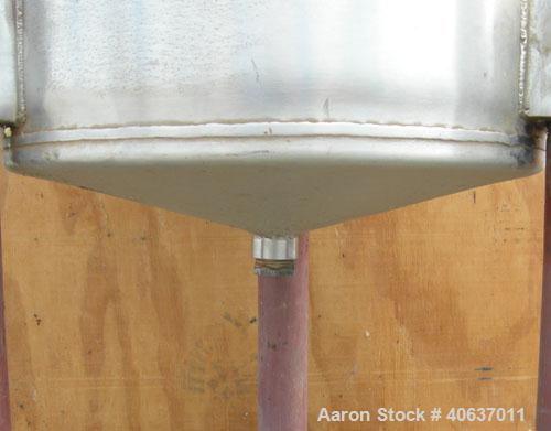 Used United Utensils Tank, 30 Gallon, model VT-30, 304 stainless steel, vertical. 18" diameter x 29 1/2" straight side, open top, no cover, coned bottom. Approximate 3/4" center bottom outlet. Mounte...