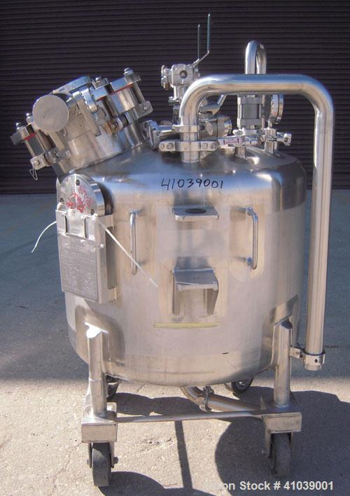 Used Walker Stainless Pressure Tank, 52.8 gallon (200 liter), 316L stainless steel, vertical. 30'' diameter x 18'' straight side, dished top and bottom. Polished Internal rated full vacuum and 35 psi...