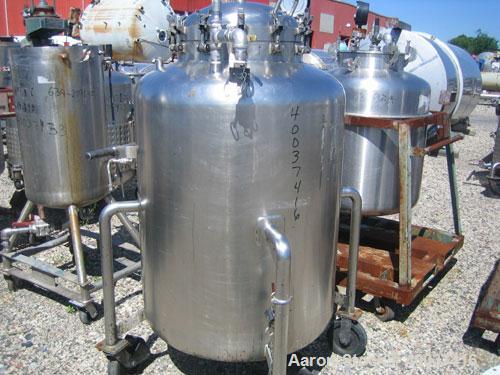 Used Walker Stainless Pressure Tank, 150 gallon, 316 L stainless steel, vertical. 34'' diameter x 39'' straight side, dished top and bottom. Internal rated FV/120 psi at 300 deg F. Openings: top 18''...