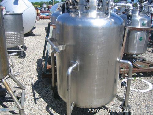 Used Walker Stainless Pressure Tank, 150 gallon, 316 L stainless steel, vertical. 34'' diameter x 39'' straight side, dished top and bottom. Internal rated FV/120 psi at 300 deg F. Openings: top 18''...