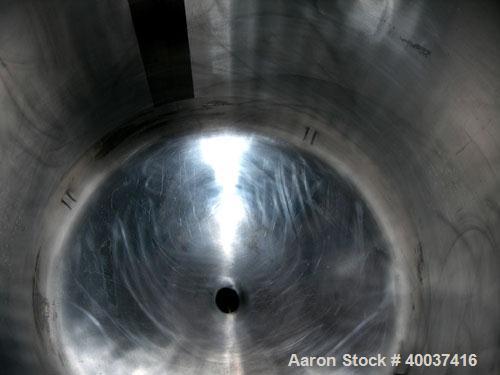Used Walker Stainless Pressure Tank, 150 gallon, 316 L stainless steel, vertical. 34'' diameter x 39'' straight side, dished top and bottom. Internal rated FV/120 psi at 300 deg F. Openings: top 18''...