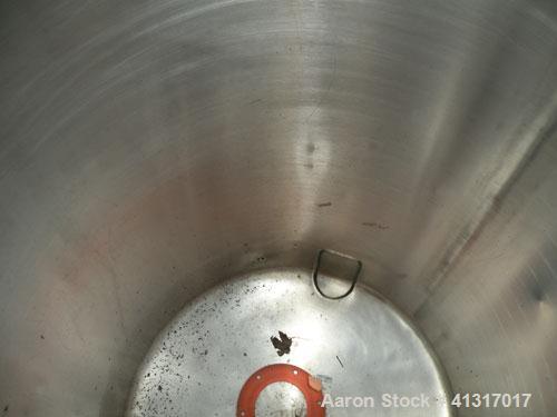 Used Walker Stainless Pressure Tank, 120 Gallon, 304 Stainless Steel, Vertical. 30" diameter x 36" straight side. Dish top and bottom. Internal rated 25 psi at 100 deg F. Openings: top 15" manway, no...