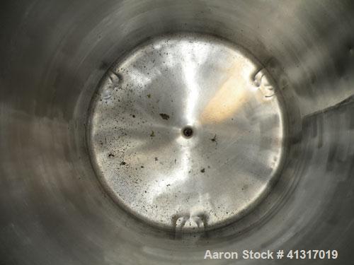 Used Walker Stainless Pressure Tank, 120 Gallon, 304 Stainless Steel, Vertical. 30" diameter x 36" straight side. Dish top and bottom. Internal rated 25 psi at 100 deg F. Openings: top 15" manway, no...