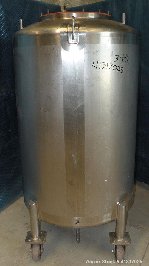 Used Walker Stainless Pressure Tank, 105 Gallon (400 Liter), 316 Stainless Steel, Vertical. 31-1/4" diameter x 42" straight side. Dish top and bottom. Internal rated 25 psi at 200 deg F and -20 deg F...