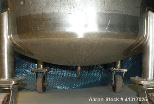 Used Walker Stainless Pressure Tank, 105 Gallon (400 Liter), 316 Stainless Steel, Vertical. 31-1/4" diameter x 42" straight side. Dish top and bottom. Internal rated 25 psi at 200 deg F and -20 deg F...