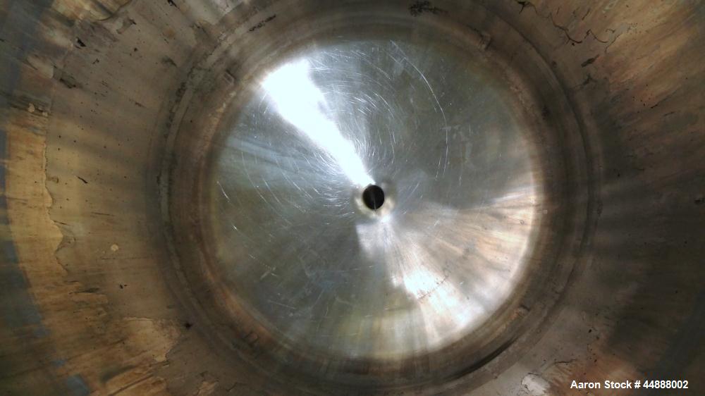Used Walker Stainless Pressure Tank, 150 Gallon, 316L Stainless Steel, Vertical. 34" Diameter x 34" straight side, dished top and bottom. Internal rated Full Vacuum & 120 psi at 300 degrees F. Openin...